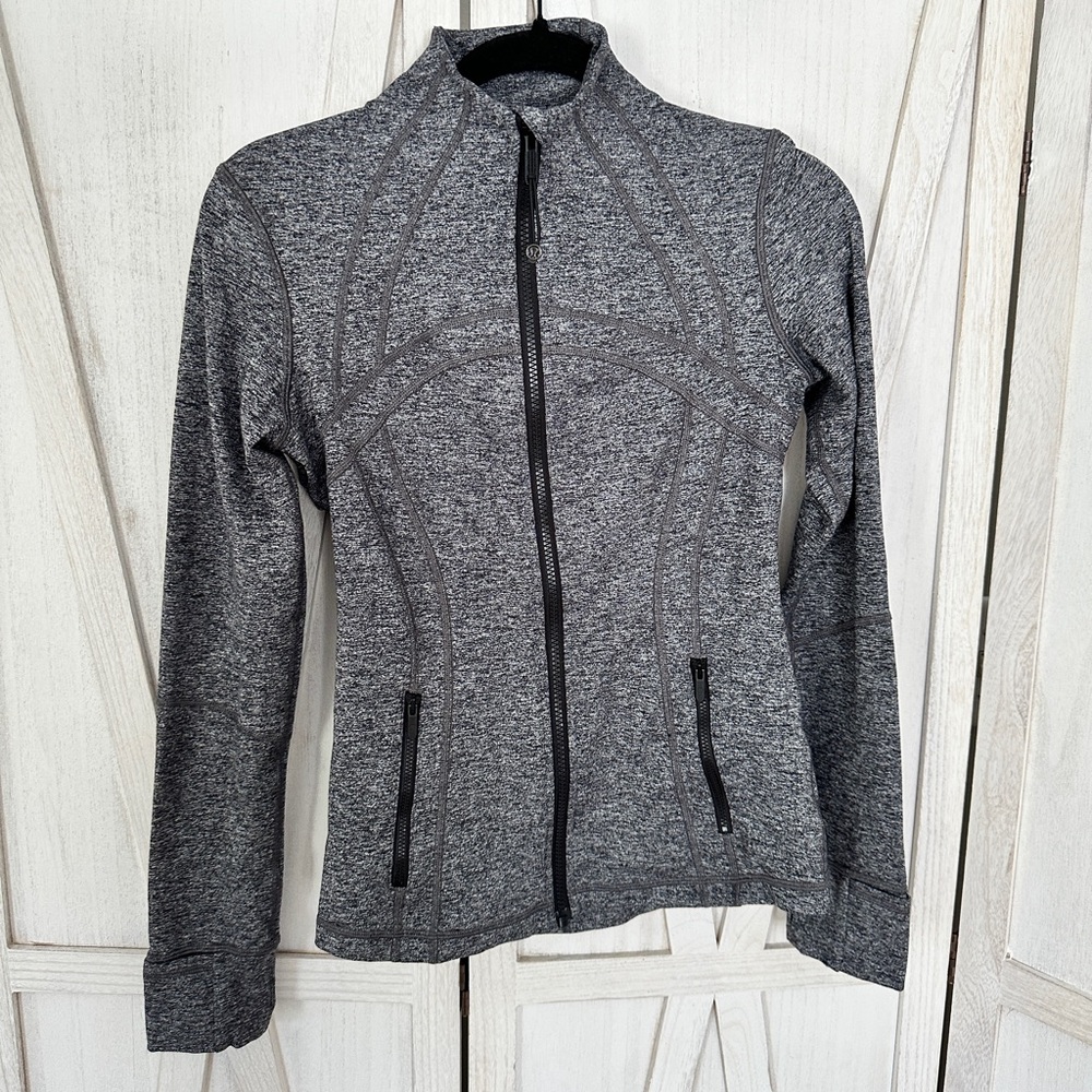 Lululemon gray define jacket
size 4